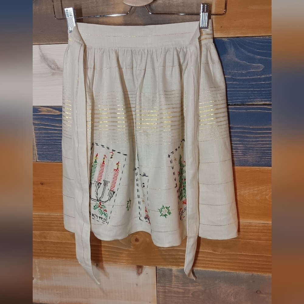 Vintage Holiday Cross Stitch Apron - Picture 6 of 6